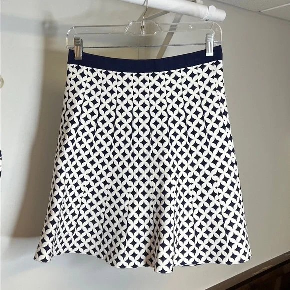 Bebe Navy and White Patterned Crop Top‎ & Matching Skirt Set- M - Picture 6 of 10